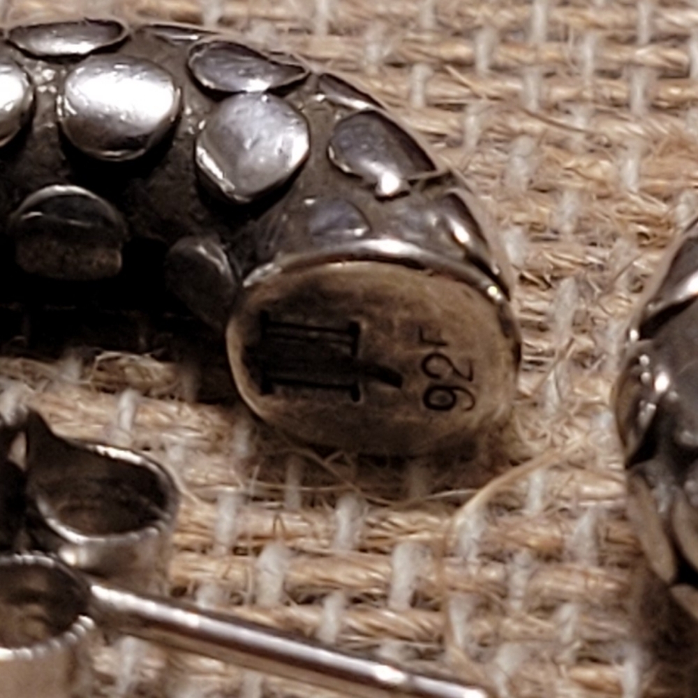 JOHN HARDY | SILVER DOT HOOP EARRINGS - Picture 9 of 10